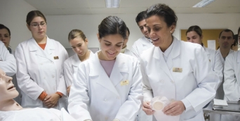 100% de empregabilidade no curso de Enfermagem da Cruz Vermelha Portuguesa